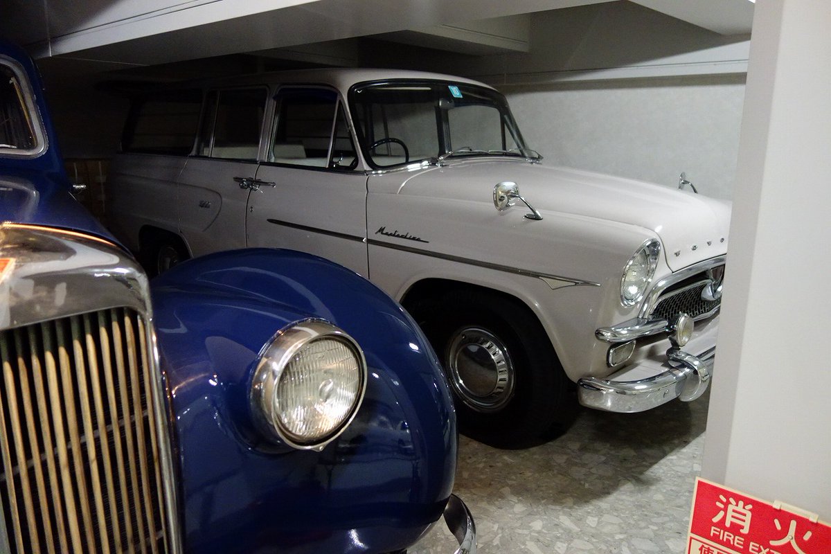 clarez_ch's tweet photo. 続いてのクルマは、
「トヨペット マスターライン ライトバン」！
1962年製！
#車好きな人と繋がりたい #車好き #おはようVtubar #こんにちはVtuber #classiccar #クラシックカー  #vtuber #クラリゼ #トヨペット #マスターライン #ライトバン #toyopet #masterline #lightvan https://t.co/Xl14zgJFiS