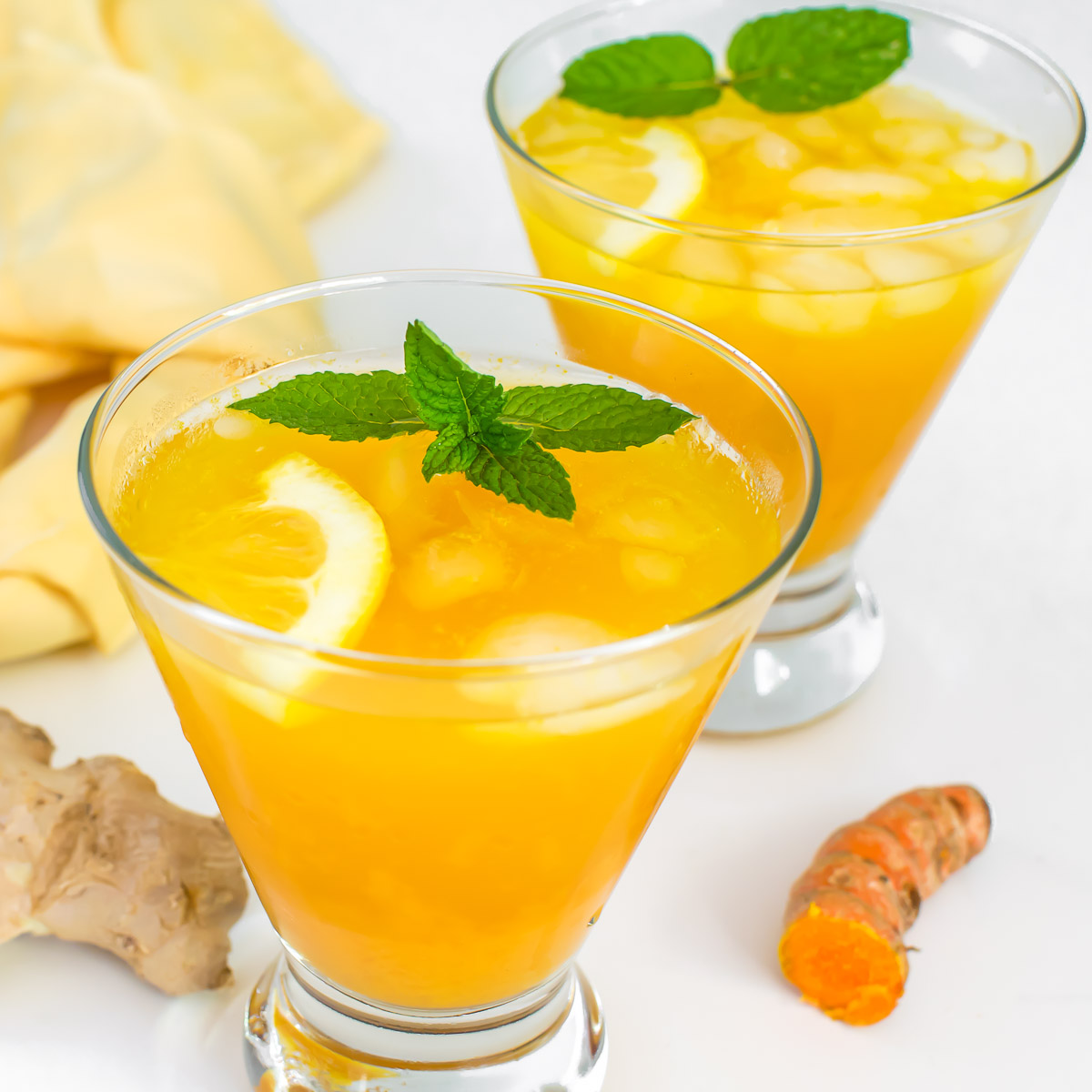 ☑️Recipe >> kiipfit.com/turmeric-ginge…
This antioxidant rich Turmeric Ginger Lemonade🍹is made with fresh spices and has the right tang and zest, thereby helps to fight fatigue and reduce inflammation #lemoanade #summerecipe #RecipeOfTheDay #foodinspiration