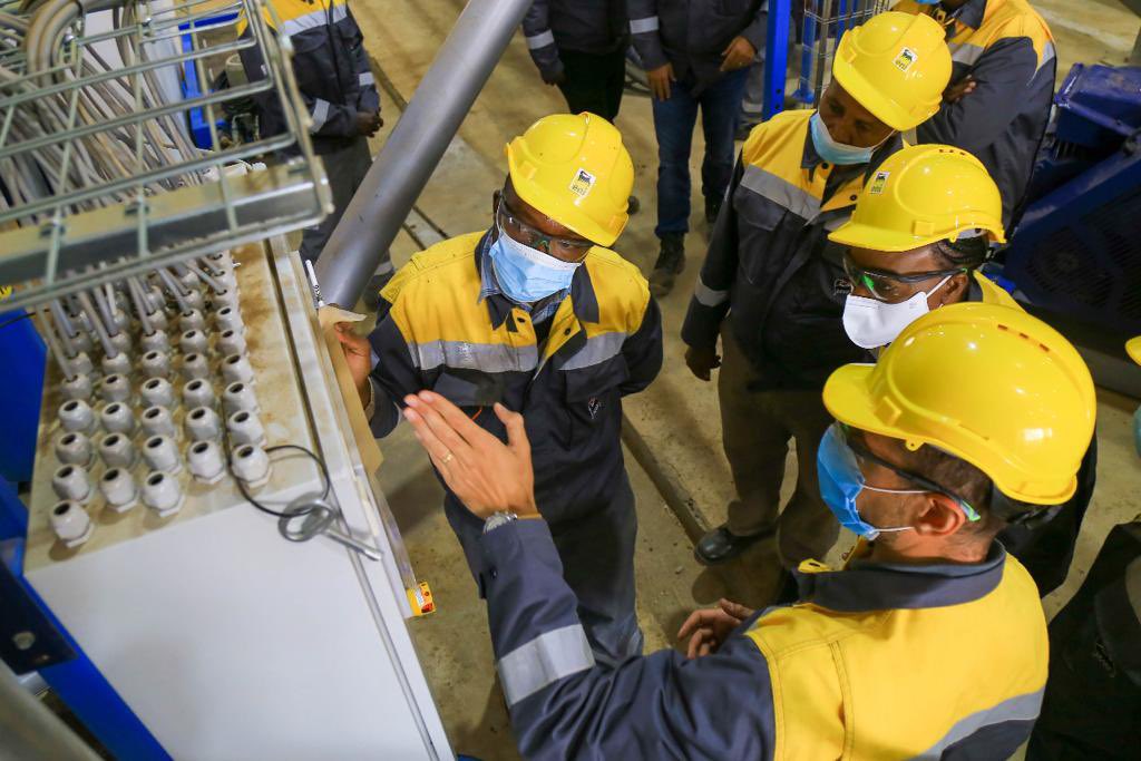 AmbMonicaJuma's tweet image. 3/ The value of this facility is multiple, it will empower farmers, produce biofuel, contribute to the reduction of carbon emissions and catalyse local economies.