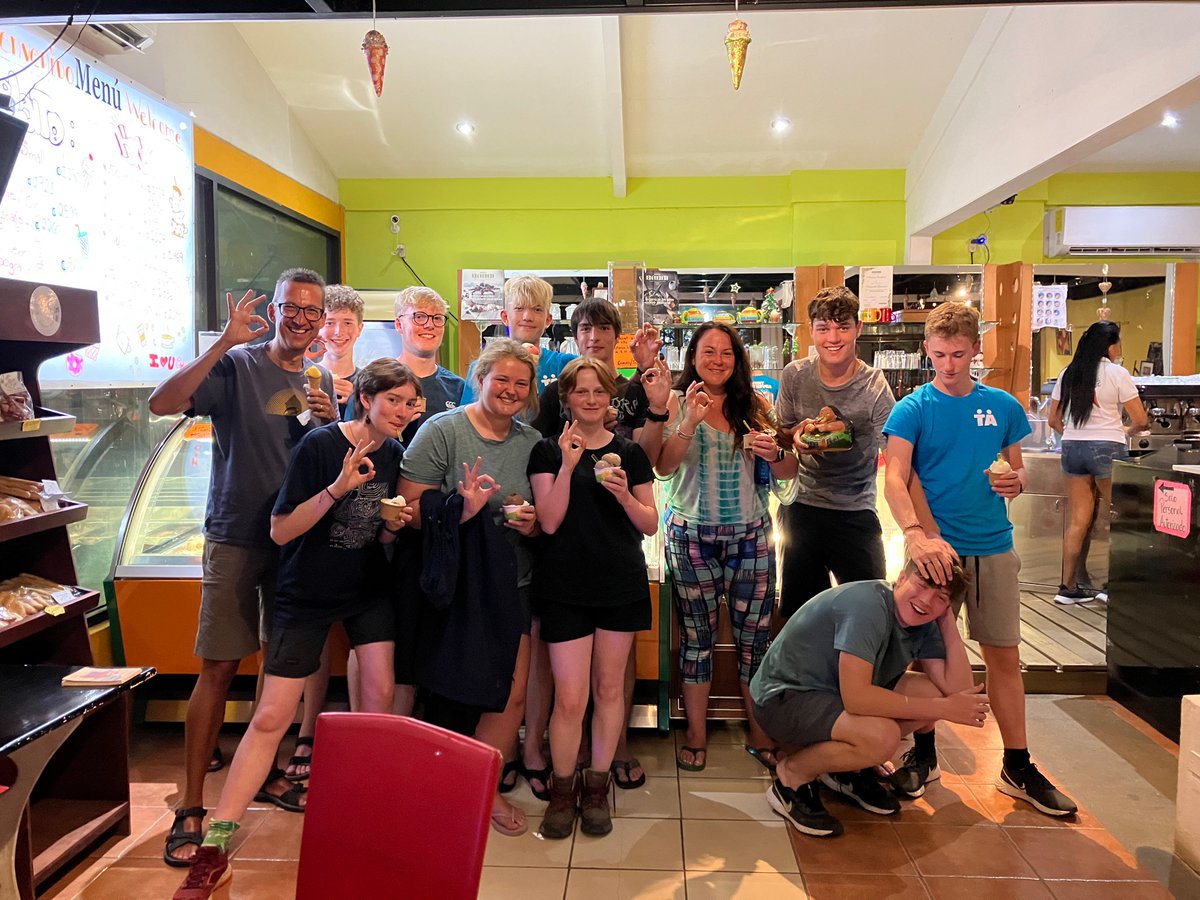 TomlinscoteSch's tweet photo. We are officially certified divers! During our final two dives we enjoyed aquatic life including sharks, sea horses and much more. After a relaxing afternoon we savoured a nice meal and treated ourselves with ice cream.🦈🤿 @TAExpeditions #happybirthdaydad #divesquad #delcoco https://t.co/ZlEE5JNXnj