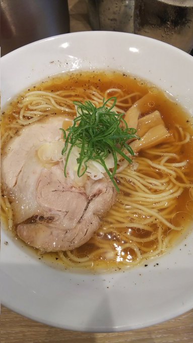 黒胡椒ニンニク醤油ラーメン
香りすっげぇいいぞぉこれぇ～ 