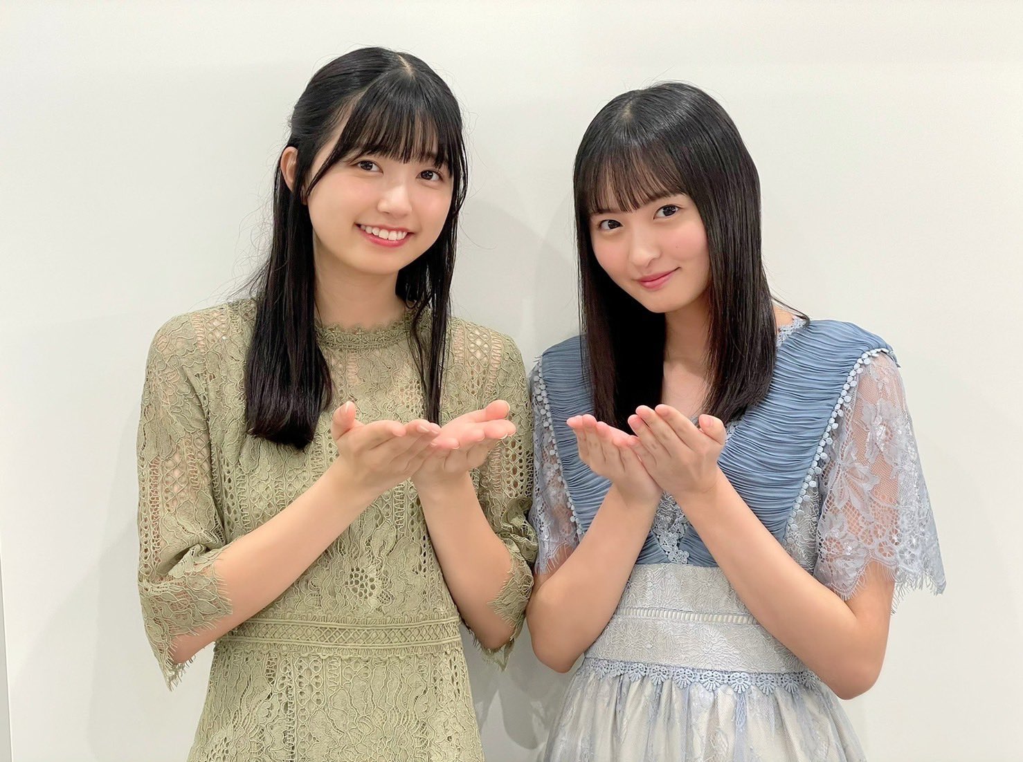 乃木坂46 歩道橋 遠藤さくら 五百城 茉央 直書サイン入り 乃木坂46遠藤さくら、五百城茉央から37thシングル『歩道橋』へ