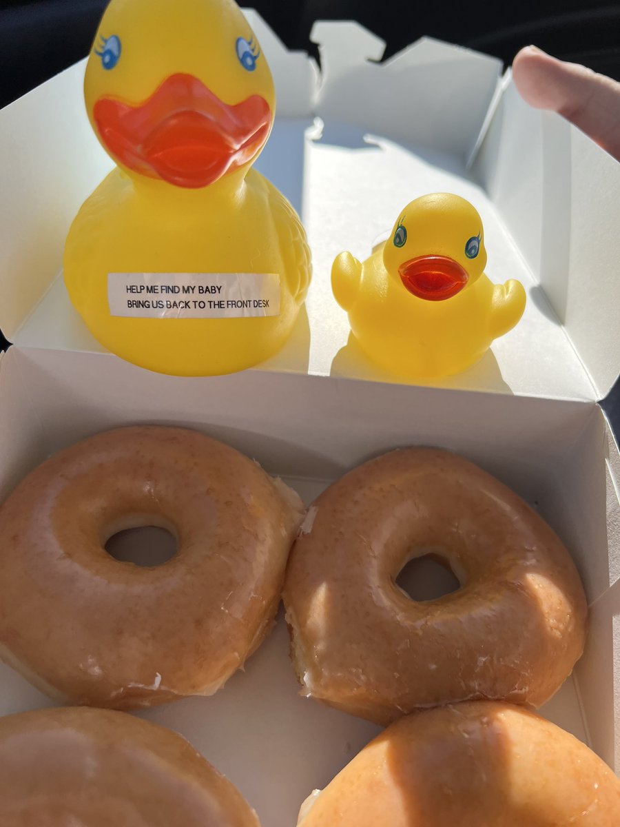 cndbassetmom's tweet photo. The #libraryducks wrapped up the final leg of their journeys with a trip to #crescentbeach, treats from #krispykremedonuts and then a stop to say hi to Rambo in #Hopebc . They had a great time and look forward to their vacation next summer! https://t.co/M83tEURAlt