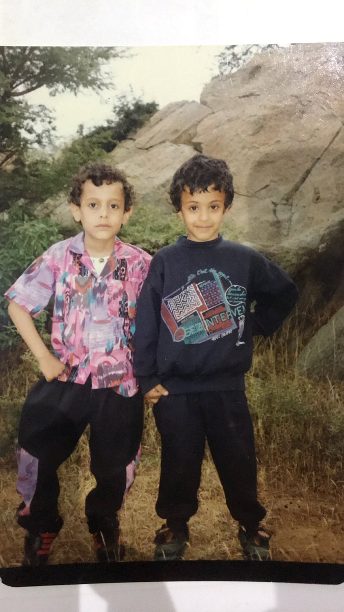 Turkiamri77's tweet photo. #حط_صورتك_وانت_صغير
أنا وصديقي الاميركي في ولاية نيفادا الامريكيه 😀 https://t.co/DtkNtZ2sZq