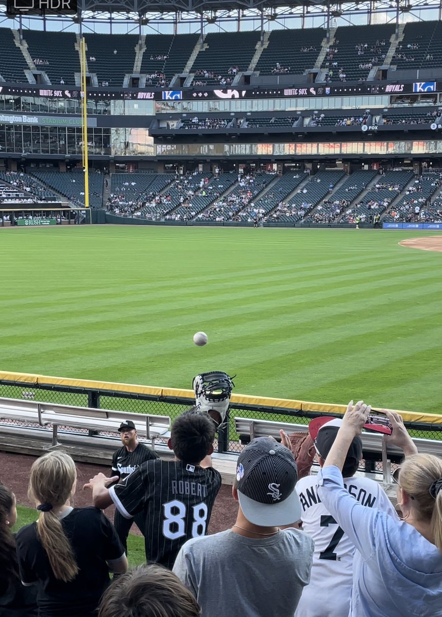 KlugaMrs's tweet photo. July 9.2022 picture that made my kid’s day
August 1.2022 warm-up ball from the same pitcher to make my kid’s summer “one of the best summers”.
Thank you Michael Kopech for being so good to your fans!! ⚾️ @beach2s @whitesox https://t.co/pyNJ8B2vHv