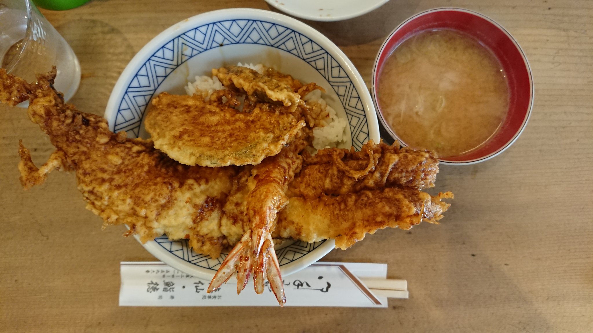 Gloucesterroad Shoesshop 浅草 徳仙 えび穴子天丼 いつもはかつ丼ですが 今日は穴子にしました 旨かった T Co Ogzmjs3pvs Twitter