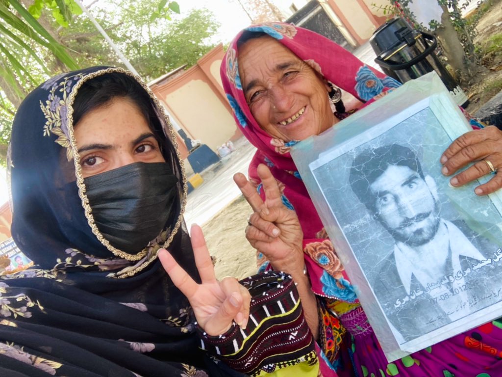 SammiBaluch's tweet photo. من گشت اماں ملور مبو کمو بہ کند

گشتے” کنداں، بلے زورِ گندغے بی” https://t.co/OqxUMjgORQ