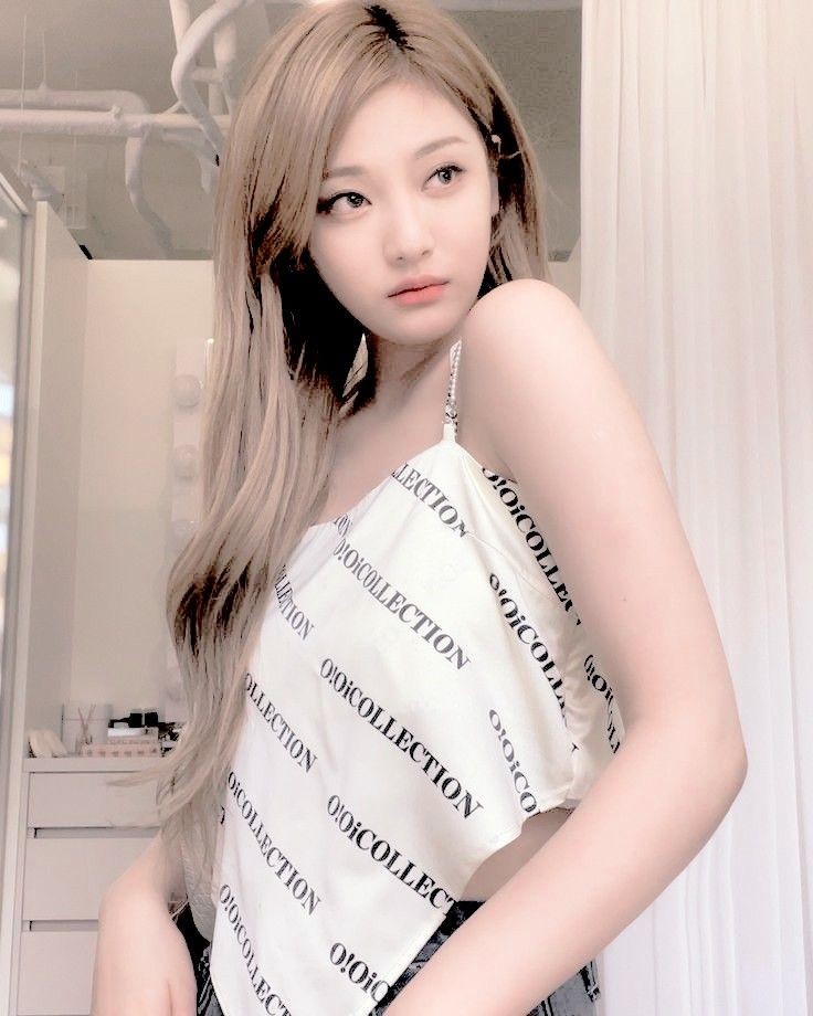 01OFDSRJ's tweet photo. ⠀
⠀ ⠀
殺 ✧ TFC UPDATE !?
꒰  12:11 PM, TUE ﻬ꜆⠀
⠀  
. . . ningning, aespa. 
⠀ ⠀
⠀ https://t.co/6575ZexEgu