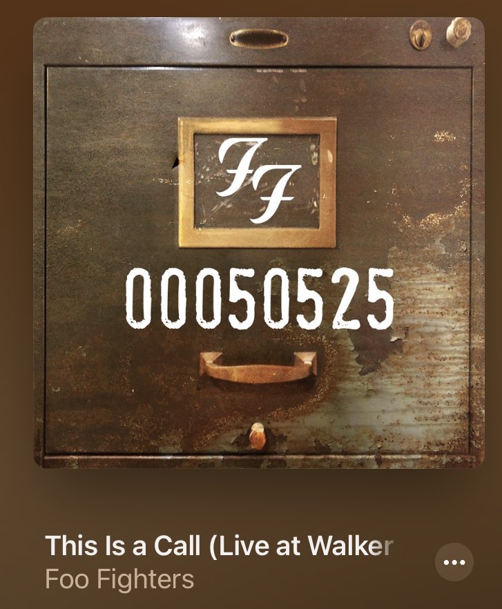 FloBVB666's tweet photo. #WakeUpSong
#ThisIsACall #FooFighters https://t.co/i1M3nbBKOz