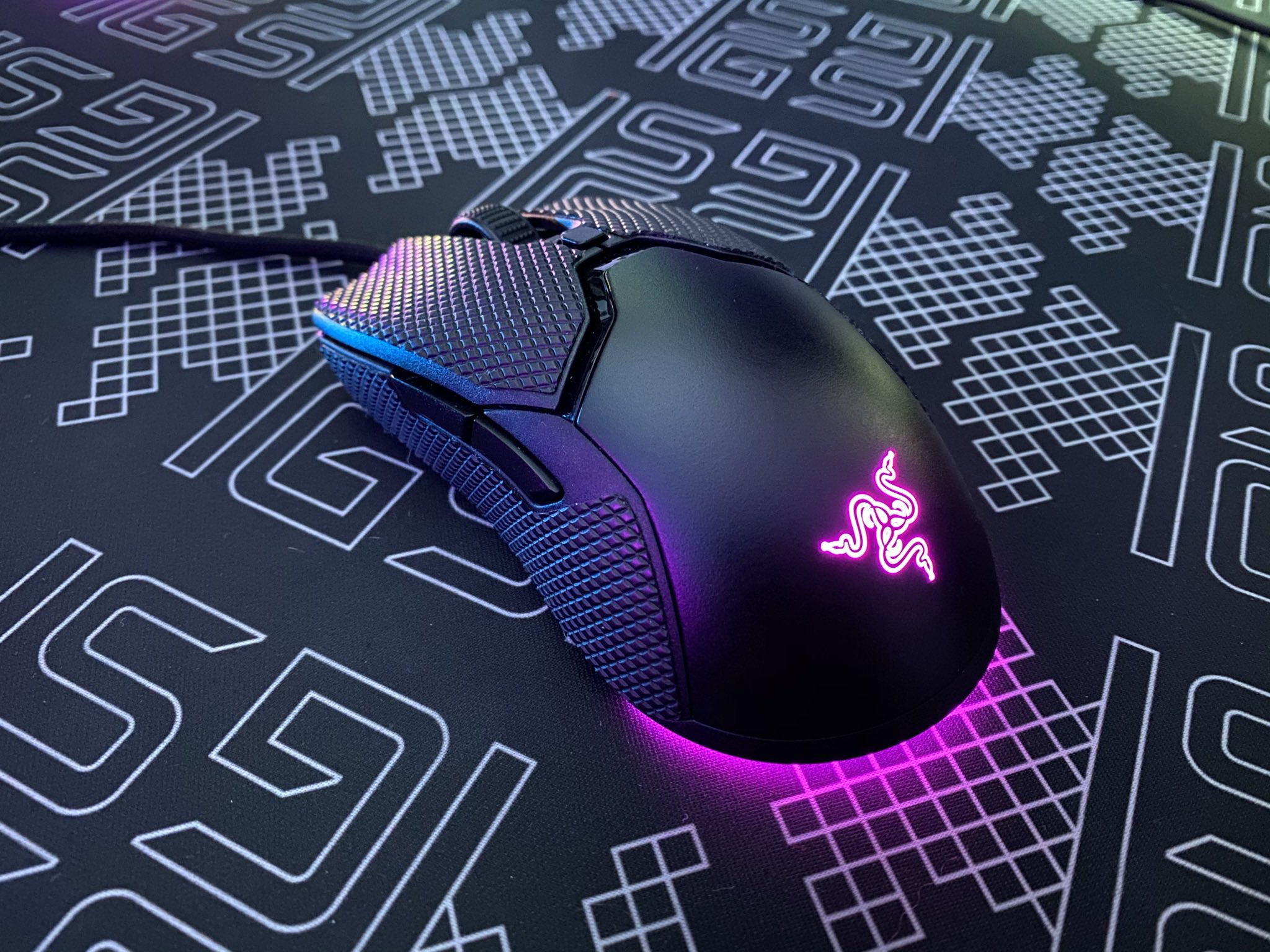 R L Z 3 R Designed To Meet The Demands Of Top Tier Competitive Play Our Razer Viper Lineup Features An Ultra Lightweight Form Factor And Optical Sensors For Pixel Precise Accuracy Check