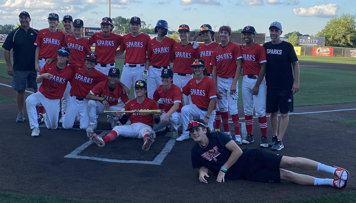 JBGintheHOUSE's tweet photo. What a ride by the Sparks North White 16u team. Made bracket play in all 9 tournaments entered.  Won 4 of them.  Season ends at 43-5-1!  Amazing group of gritty players and exceptional coaching staff! https://t.co/oTJyNjlleR