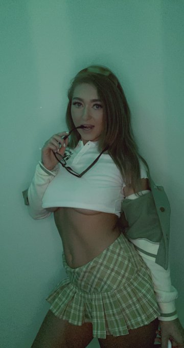 Let&rsquo;s skip school together 📚✏️  @TeamSkeet @teambrian2016 https://t.co/3vVCjp9Ndx<a class="tags" href="/tag/teamskeet">@teamskeet</a><a class="tags" href="/tag/teambrian2016">@teambrian2016</a><a href="/tag/newprofilepic"class="tags"><span>#newprofilepic</span></a>