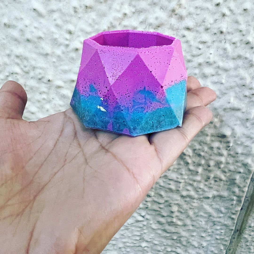 culturechauraha's tweet photo. Resin Art!
We had so much fun creating these little trinkets, tray, coasters & more during our last week of Summer Art Workshop with Tarini & Adyant
Swipe to see most of the resin work
#resinart #resin #resinartwork #resinwork #resinworkshop #resincraft #resinmolds #resincoaster https://t.co/jpn9JFCP4z