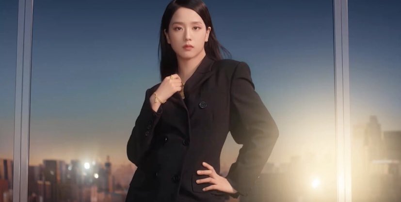 jichusworld's tweet photo. kim jisoo, what a fine woman https://t.co/gTrWNC5nti