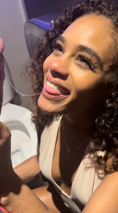 Happy scarlit 🥰  https://t.co/001TTUBdJG https://t.co/kldIWdSXEd