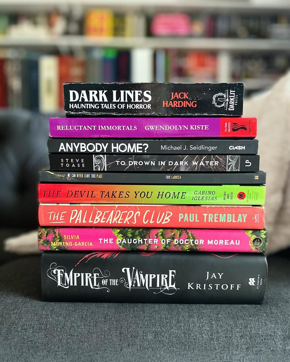 shereadswthcats's tweet photo. 🎉DUPLICATE BOOK GIVEAWAY🎉 
1. Follow me 2. Comment &amp; Retweet 
3. You can also enter on Instagram for +5 entries! Good luck 🎉 https://t.co/1ky6sGGz0w