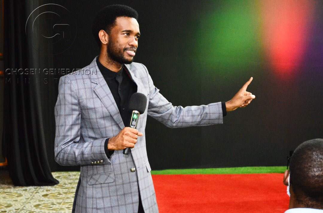 KaraboSeelo's tweet photo. Time alone with God is critical to your relationship with Him. Dedicate your private time to spend in God's presence. Offer prayer to Him in sincerity, and not to impress fellow men. A secret and personal prayer enables us to be true to ourselves, and sincere before our Father. https://t.co/lFIqouFMKg