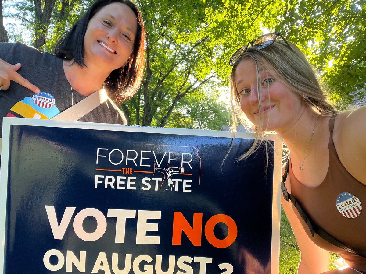 nmiller004's tweet photo. @sharicedavids Yes! 5/5 in my family voted last week. https://t.co/0oJx3p6HuE