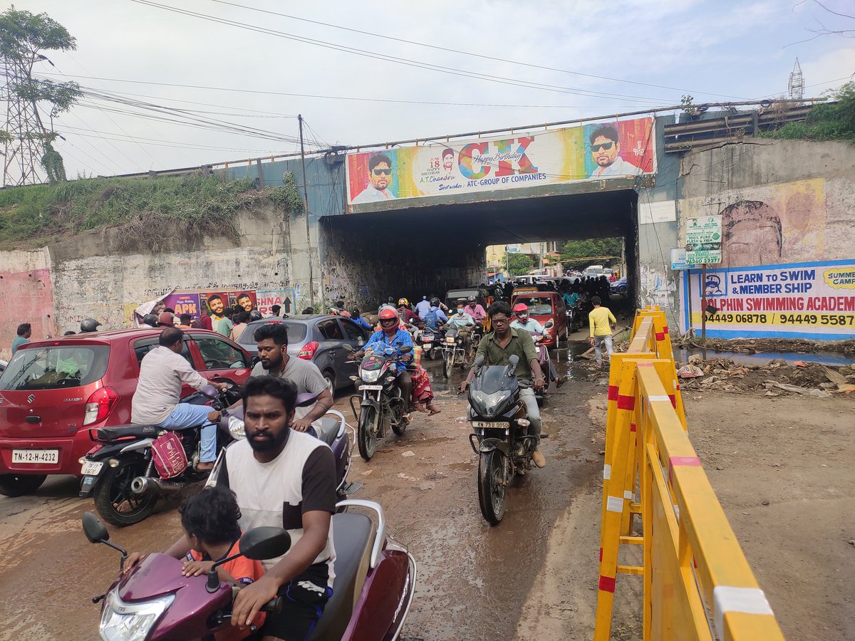 bhaskar_samivel's tweet photo. Dear @chennaicorp @ChennaiTraffic there was huge traffic daily due to leakage of drainage on road near Nolambur Maduravoil service bridge. Pls take necessary action thk u
@GSBediIAS @PriyarajanDMK https://t.co/rslWuhx3dB