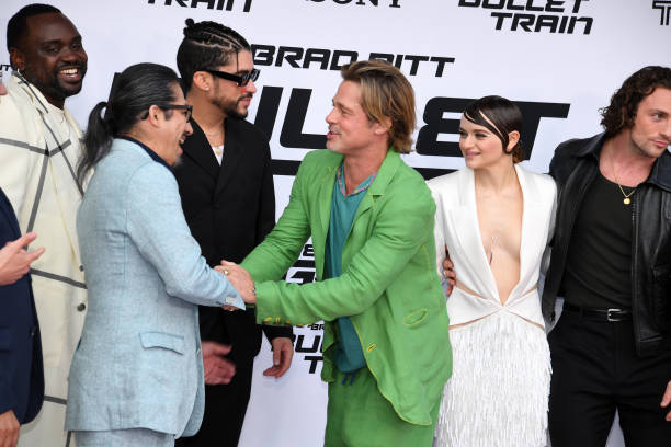 fuyu_33's tweet photo. 真田さんと固い握手！😆

＃bradPitt 
#BulletTrainMovie https://t.co/WVUQwvDCvF