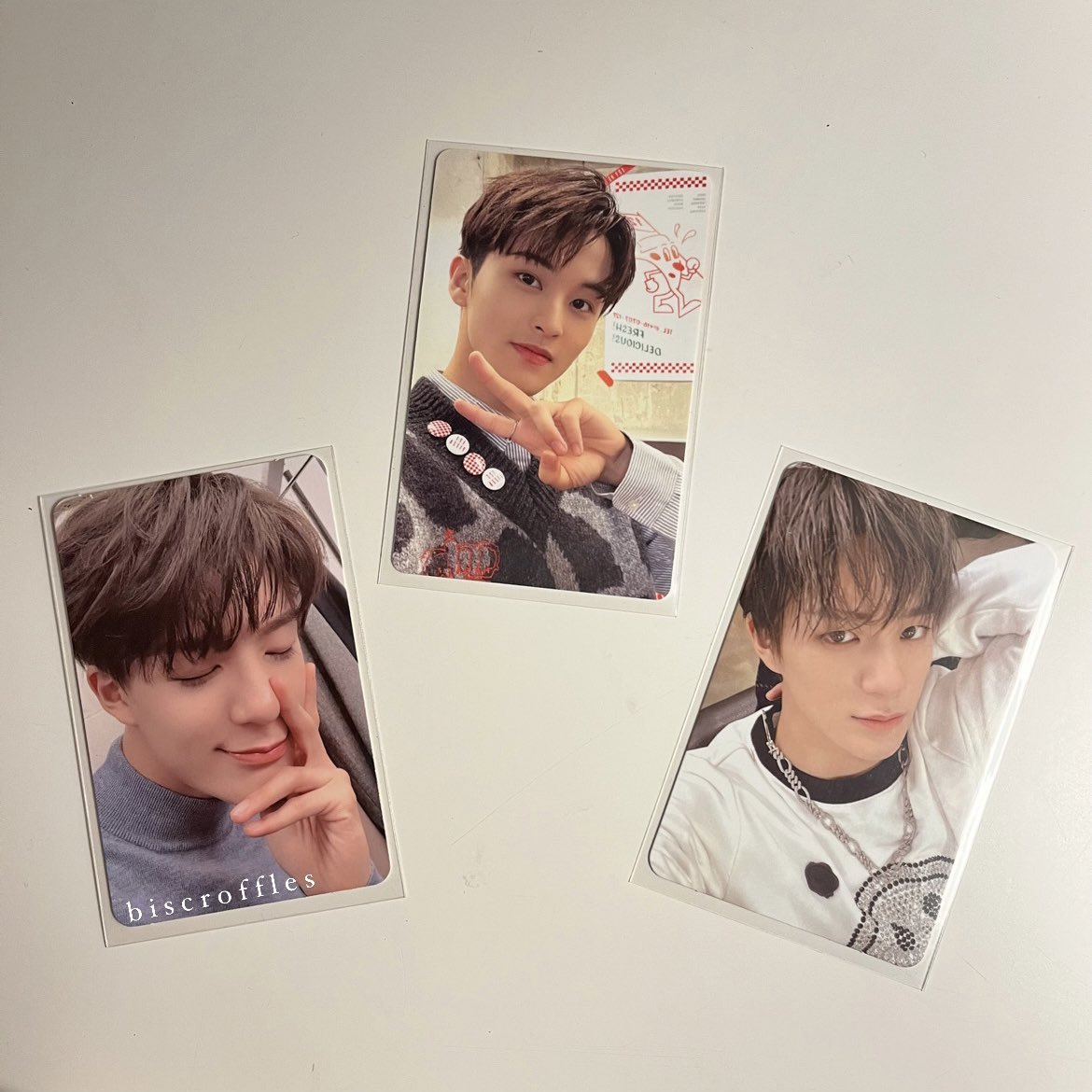 biscroffles's tweet photo. wts // want to sell
— jeno fortune tds merem pair with jeno dreaming mark sg22

♥︎ offer thru dm
♥︎ good condition https://t.co/U1dJjuSIA0