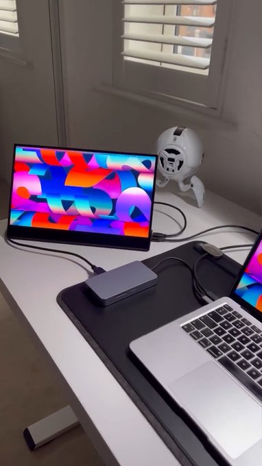 crowdket's tweet image. This is UPERFECT 4K touchscreen portable monitor💻, you can use it for gaming, designing, or whatever you want!!!
 shop now:bit.ly/3cRQcqR
#monitor #monitorscreen #travelers  #students  #Naomi  #IT #expert #uperfectmonitor  #tuesdayvibe #TuesdayMotivaton #bianca #braves