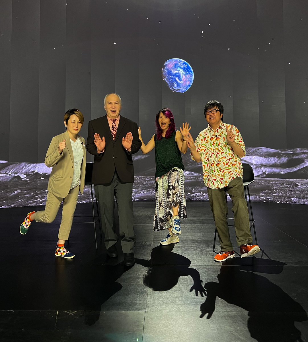 mariroom's tweet photo. #deeptv 収録 本日は宇宙で収録👽
#sonypcl #LED ディスプレイすごかった〜!
DeepTVart 今回収録分は9月放送!
インカメラVFX没入感について語り合いましたっ
モーリーさん @gjmorley 森永まゆみん @koeda 遠藤さん @hortense667 そして博文さん @corrupters ありがとうございました〜 https://t.co/dxNbiR1SLX