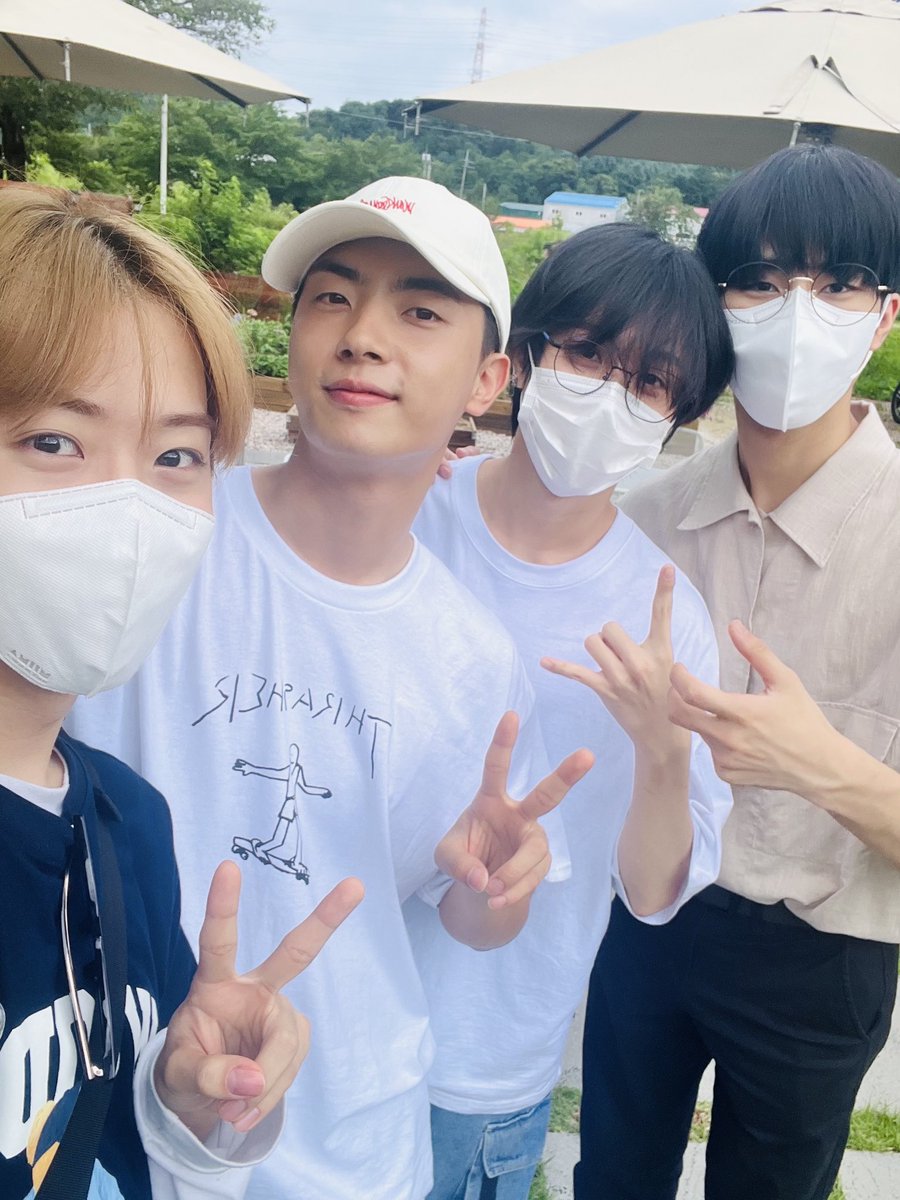 kanghyunthings's tweet photo. I'll be right back weves. I love you 💜 fc https://t.co/jhYRLaYqL2