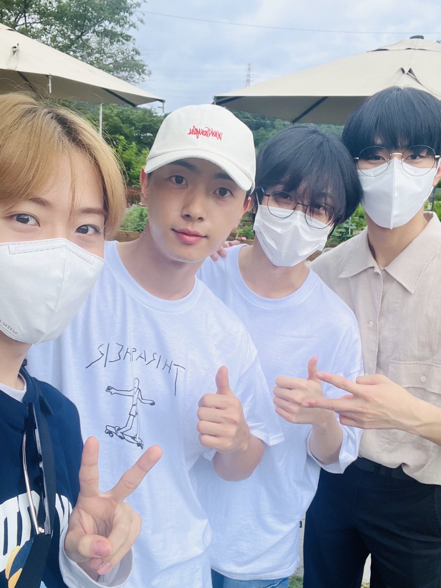 kanghyunthings's tweet photo. I'll be right back weves. I love you 💜 fc https://t.co/jhYRLaYqL2