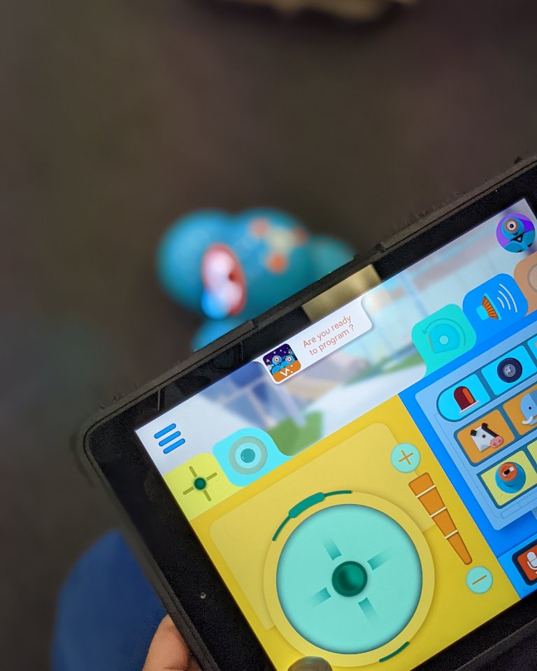 A bit of dash and dot this afternoon 🤖