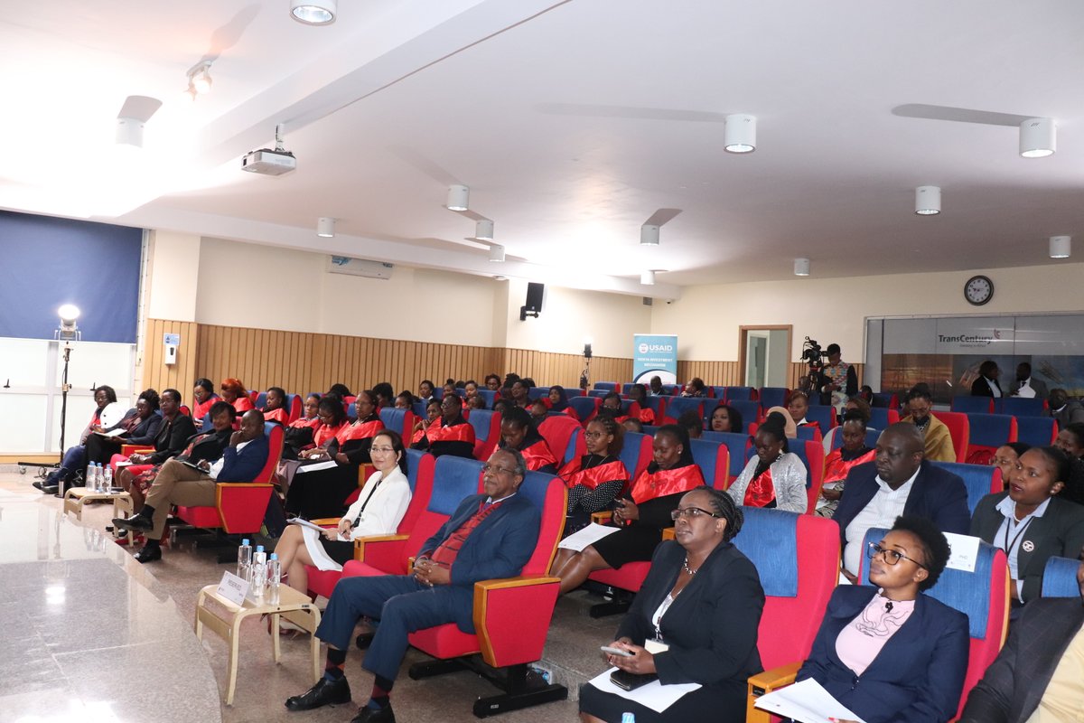 InvestinKEA's tweet photo. HAPPENING NOW! First graduation ceremony of 'Investing in Agriculture Value Addition' Program where 50 women entrepreneurs in agriculture value addition value chain were trained in partnership with @SBSKenya
#ToInvestInKenyaTalkToUs https://t.co/N6NgSexwEc
