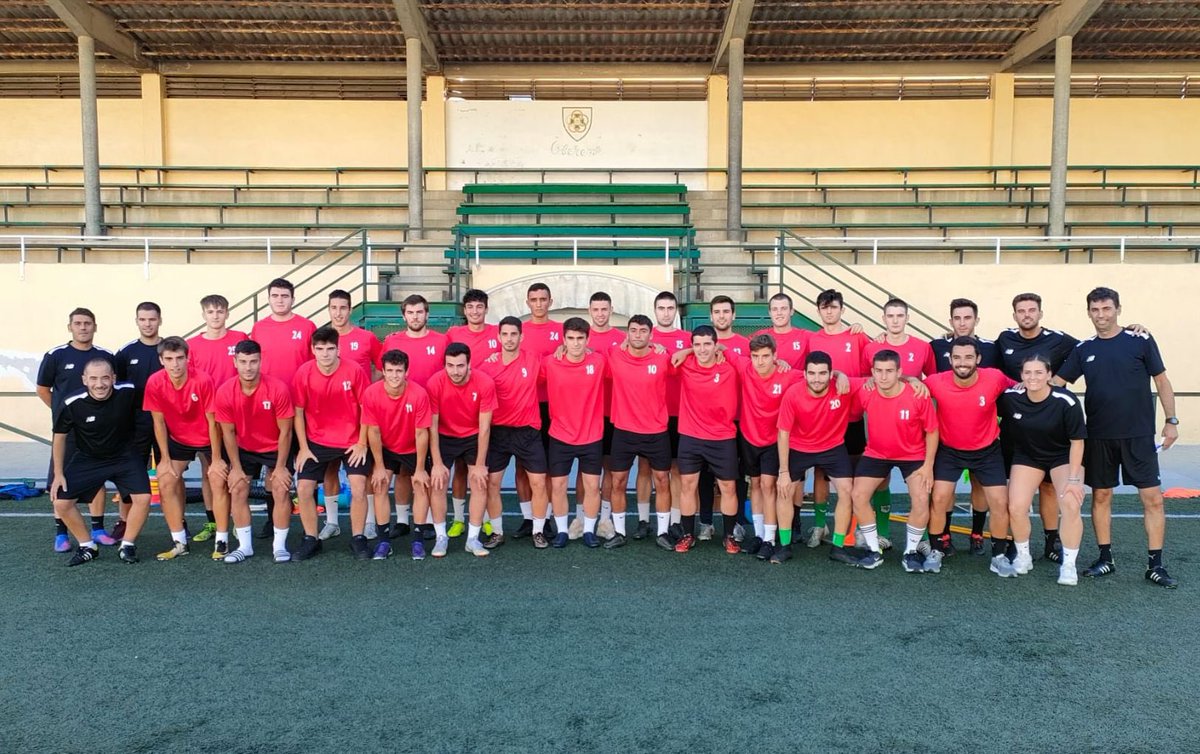 Oberenafutbol's tweet photo. Nuestro primer equipo empieza los entrenamientos.💪💪💪💪💪 https://t.co/hck8tfXgPj