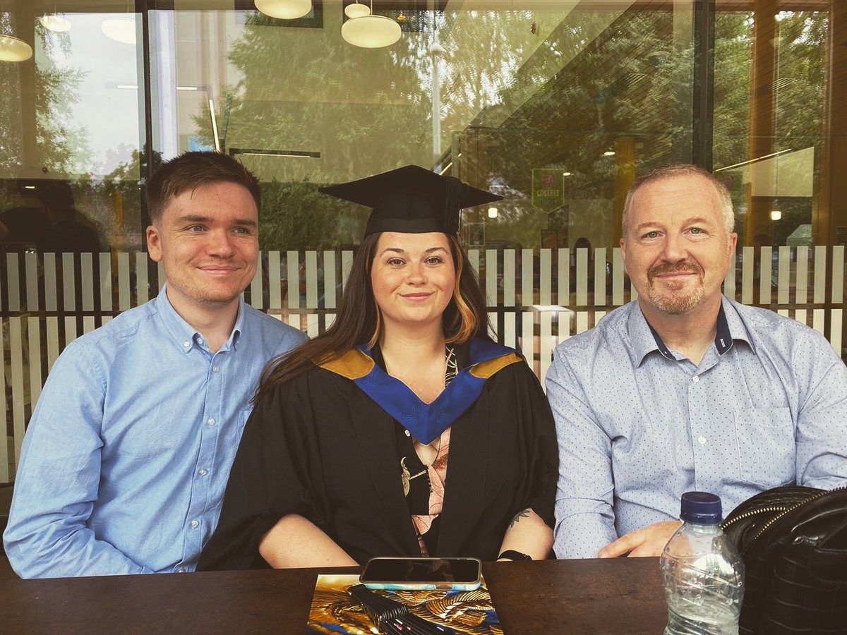 GRADUATION👏🏼✨🥂👩🏻‍🎓 please excuse the flip flops (it was a long day for heels), but it was a fabulous day spent with family &amp; celebrating🥳!! #newlyqualified #occupationaltherapy #graduation