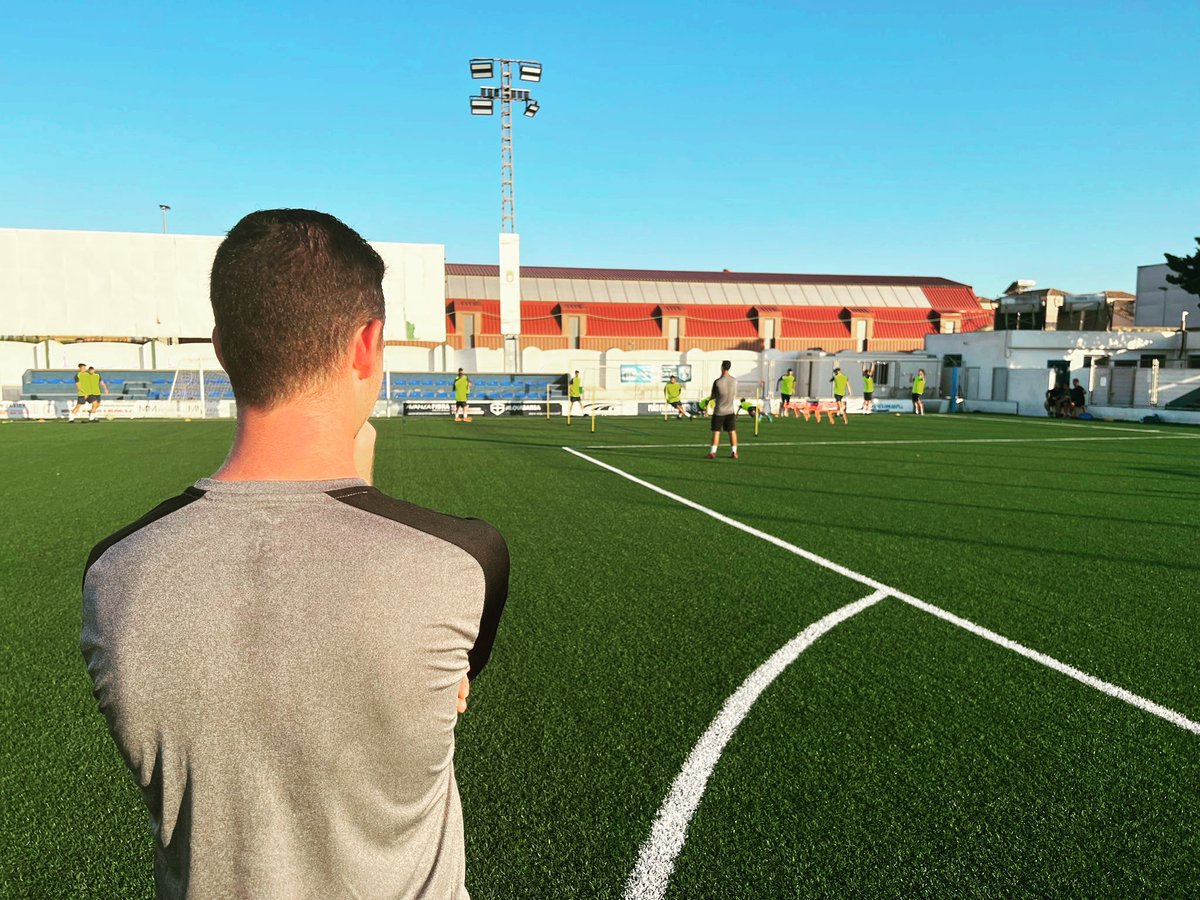adri96hm's tweet photo. ¡ Nueva etapa ! #Preferente 📒⚽ https://t.co/Fy6nfucoRZ