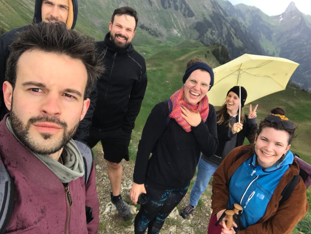 getunik's tweet photo. get_hiked 🗻. Unser Retreat in der Schweiz konnte natürlich nicht ohne eine kleine Wanderung enden. Doch mit dem Regen und der Kälte hat keine*r gerechnet. Es war spannend! Danke Regen! Denn ohne dich hätten wir nicht die full schweizer Experience gehabt 😊 https://t.co/CvCEqEQpYR