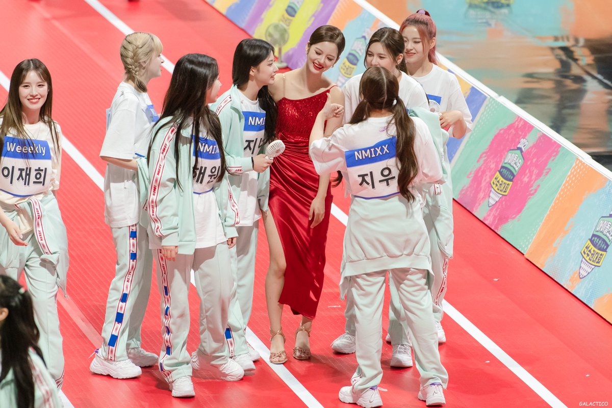 galactico131's tweet photo. 220801 아육대 NMIXX 퇴근길

#엔믹스 #NMIXX https://t.co/39bNg4Vul4