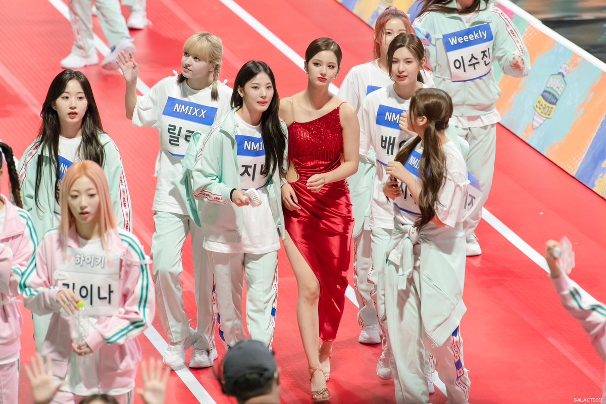 galactico131's tweet photo. 220801 아육대 NMIXX 퇴근길

#엔믹스 #NMIXX https://t.co/39bNg4Vul4