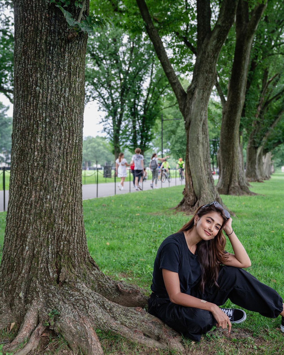 hegdepooja's tweet photo. Tree hugger 🥹🤗❤️ #brb https://t.co/2J8F4H42xO