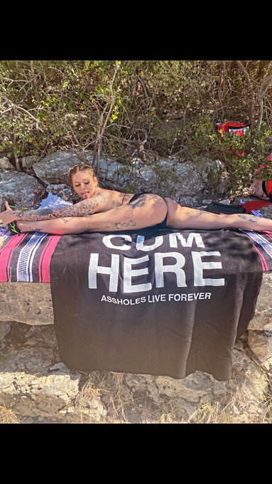 ZaZa Zadorii’s pics and videos