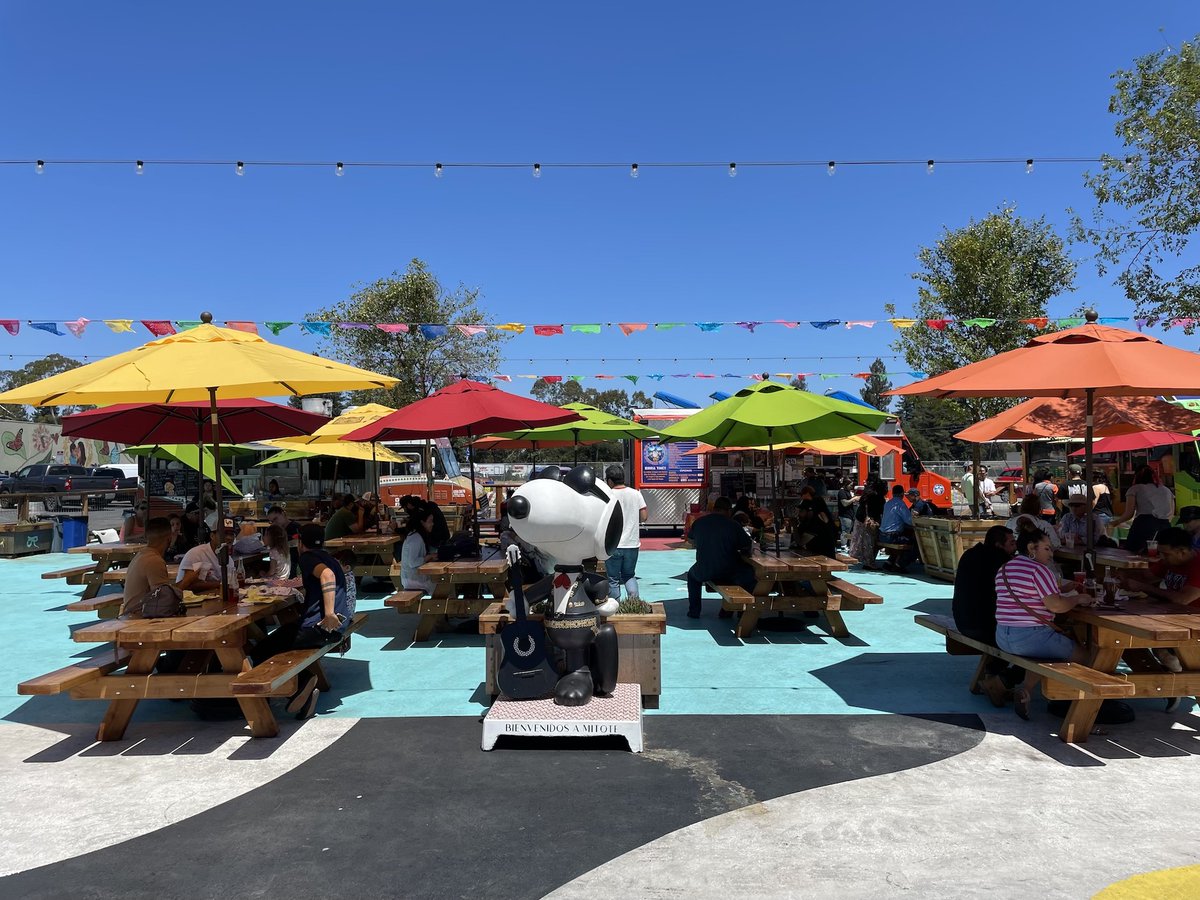 TripPlusTravel's tweet photo. It feels so great to have a weekend getaway trip to Santa Rosa, CA! #santarosa #snoopy #california #northerncal #weekendgetaway #winetasting https://t.co/SPYK0ngPr4