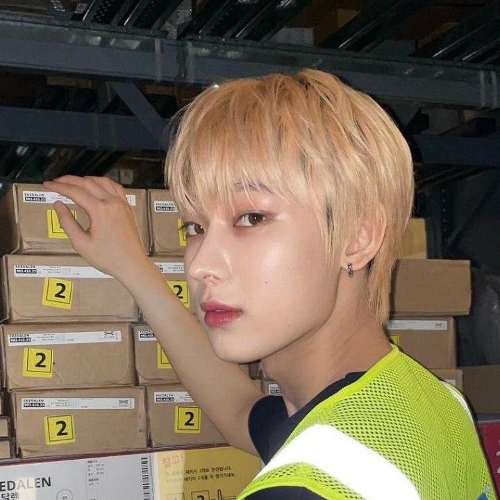 snnovee's tweet photo. – a #sunsun au where the bad boy sunghoon has been in love on his cute but terrible classmate sunoo. hoon is the type of guy that what he wants he will get easily but sunoo is not easy to get. https://t.co/n2ezvJK01N