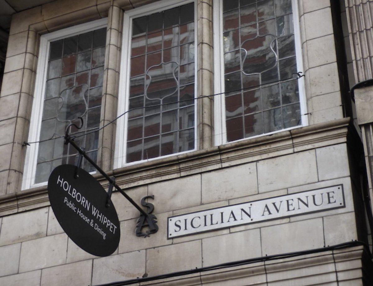 I love pointing you towards little known places of interest in London - like this… Sicilian Avenue is a small shopping parade in Bloomsbury and the colonnades and turrets are made from Italian marble… #London #history