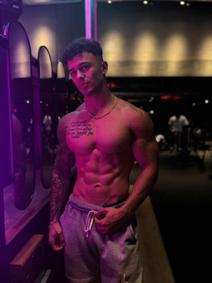 UzuriDaniel's tweet photo. Love this gym. https://t.co/S27F2MdgNG