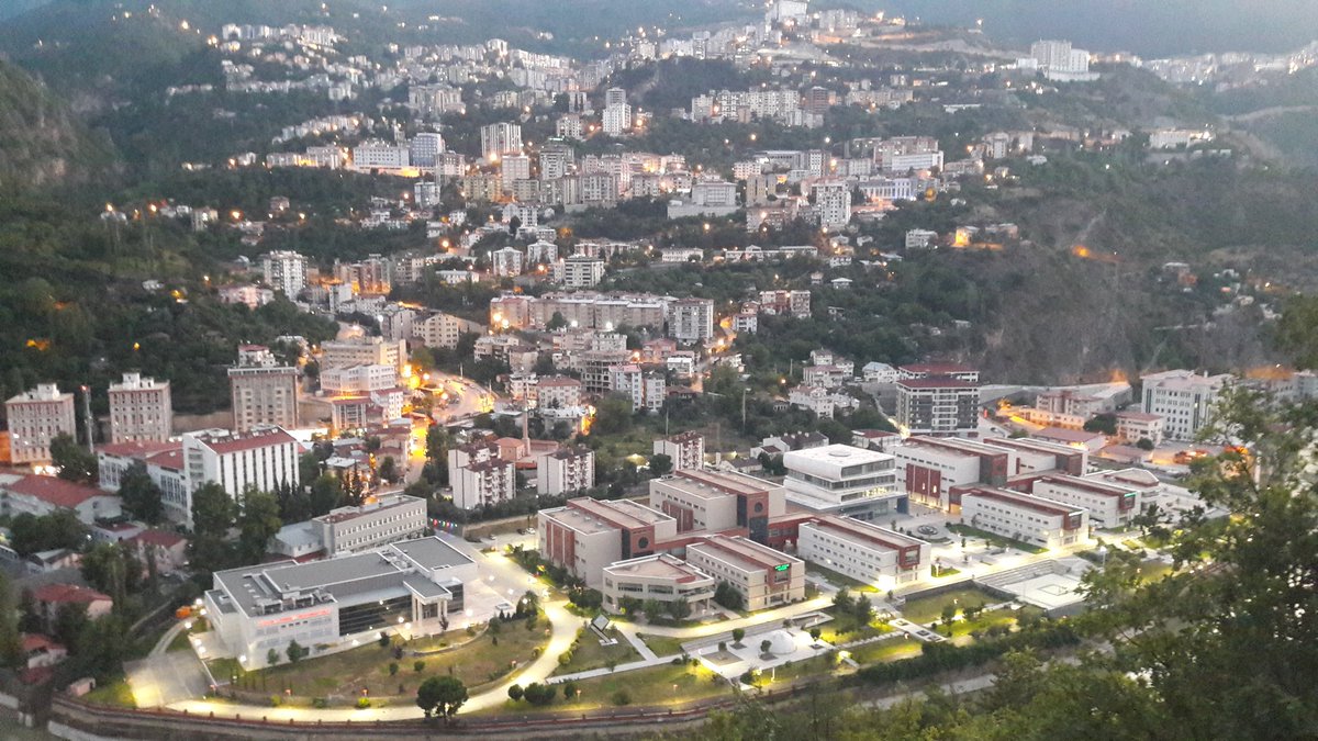 Artvintaksi's tweet photo. Seyri güzel şehir #Artvinde T0036 plakalı aracımızla taxi hizmeti veriyoruz.Sizleride bekleriz..
👇👇
05372647608 https://t.co/CRzMX6i6gG