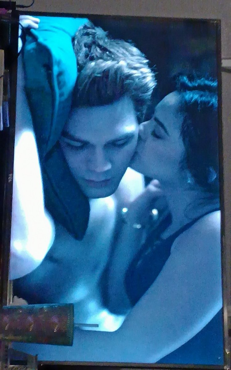 samantha1074lop's tweet photo. Awwll I miss my baby's so much. They are the definition of true soulmates #bugheadandvarchieendgame #Bughead #bugheadforever #bugheadendgame #bugheadisendgame #bringbackbughead #varchie #varchieforever #varchieendgame #varchieisendgame #bringbackvarchie https://t.co/VzHGkEYwSK