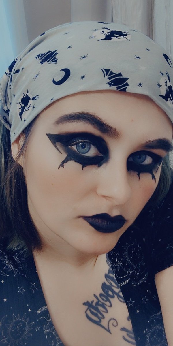 MercuryMillions's tweet photo. Post your dark side #displaysocial get paid to post #selfie #goth #alt #alternativemom #makeupartist
https://t.co/5QVvRqIWWp https://t.co/UoMvd5rRbg