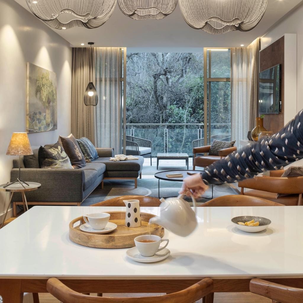 Vineyard_Hotel's tweet photo. It's always a good idea to start your Tuesday with tea.
#thevineyard #vineyardhotel #thevineyardhotel #capetown #newlands #capetownhotels #hoteldeals #hotelstay #breakfast #tea #teatime #breakfasttea #teawithaview #nature #gardens #newday #tuesday https://t.co/PLwUhqux7j