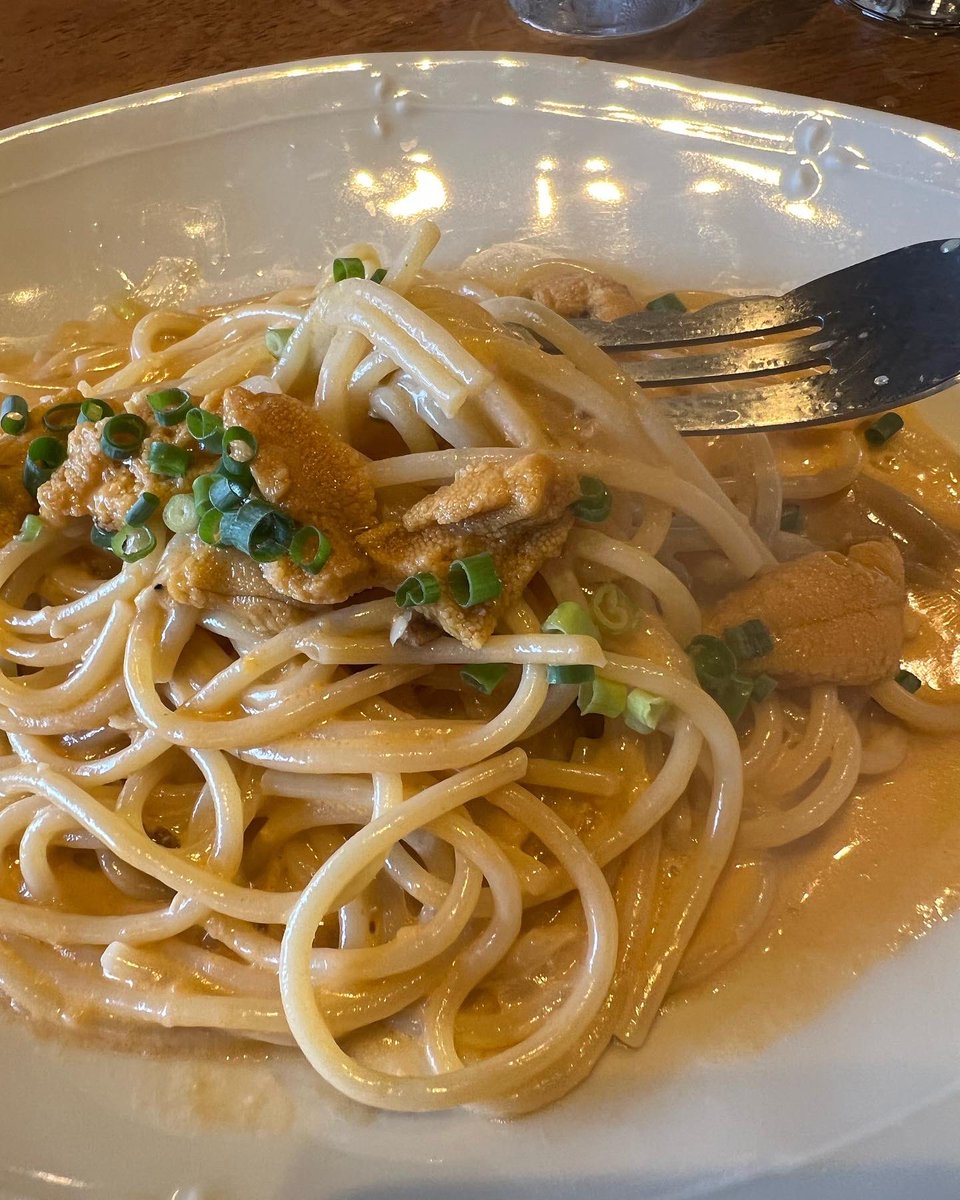 alchemicalgem's tweet photo. #原宿ランチ
ウニのパスタと聞いて、馳せ参じました。 濃厚なウニの甘味、風味が太いパスタによく絡んでいます。
これで夏を乗り切れる気がしてきました。ごちそうさまでした。
#dacci https://t.co/FyYU7u9KxX