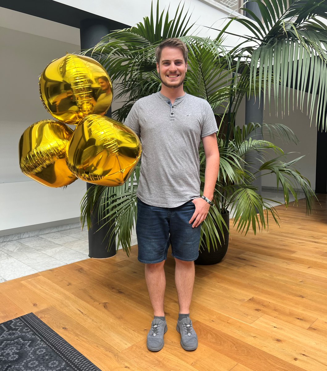 Huge CONGRATS!
Wir gratulieren Jonathan herzlich zur erfolgreich abgeschlossenen Ausbildung als Fachinformatiker für Systemintegration!
 
#lindy #connectionperfection #ausbildung #wirbildenaus