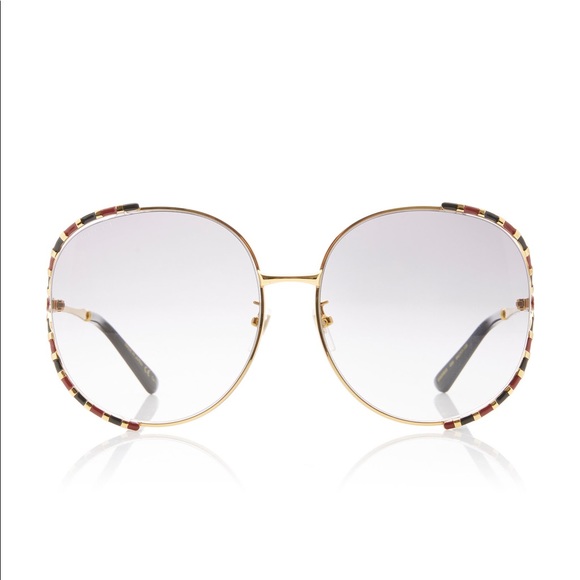 AmberMarie80s's tweet photo. So good I had to share! Check out all the items I'm loving on @Poshmarkapp #poshmark #fashion #style #shopmycloset #gucci #fashionnova: https://t.co/tRMrAYFW4M https://t.co/1vbIPNQ3Yl